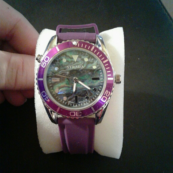 Watch - Picture 1 of 2